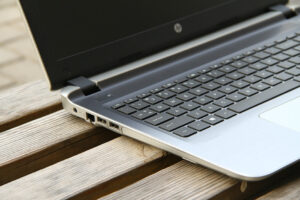 Pavilion 17T- AB200 Gaming -Touch - B